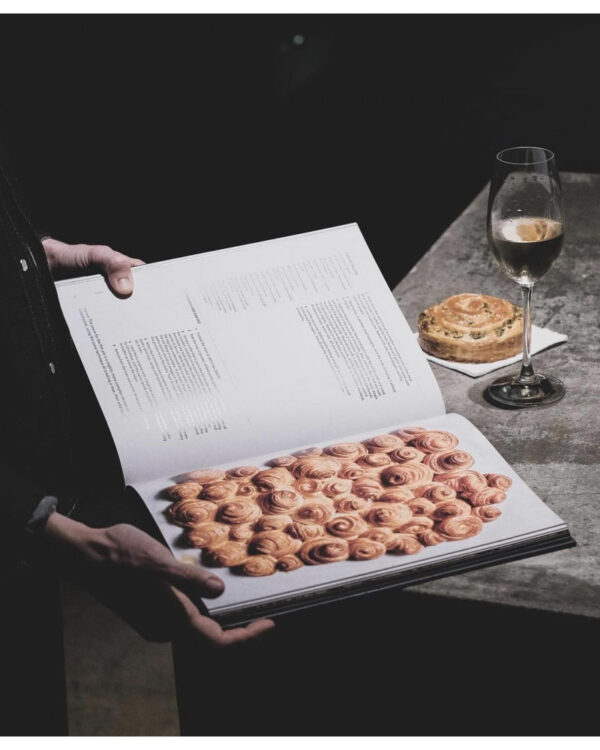 LUNE: EATING CROISSANTS ALL DAY, EVERY DAY - KATE REID - Imagen 6