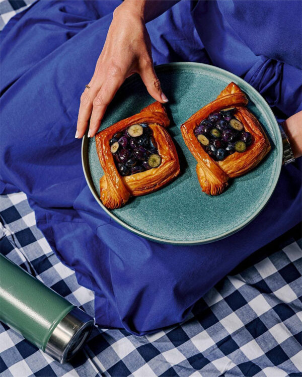LUNE: EATING CROISSANTS ALL DAY, EVERY DAY - KATE REID - Imagen 11