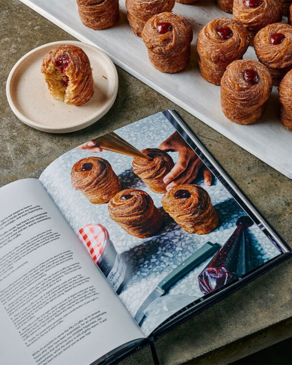 LUNE: EATING CROISSANTS ALL DAY, EVERY DAY - KATE REID - Imagen 10
